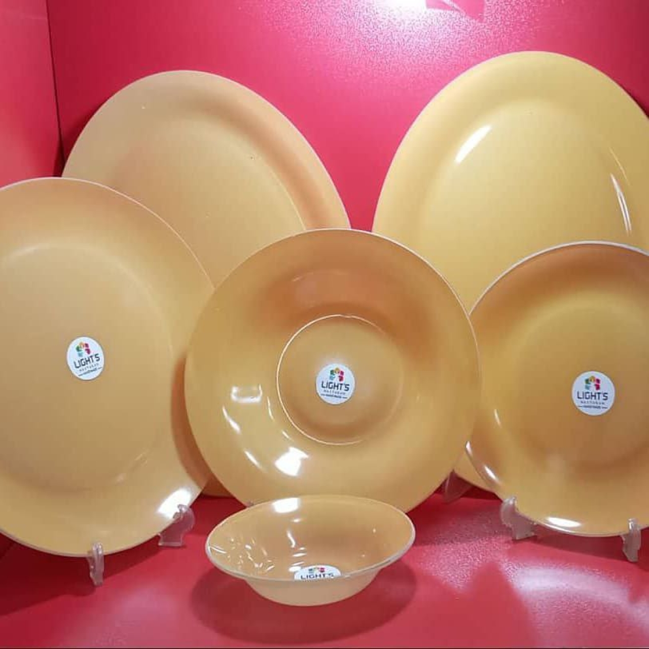 سرویس غذاخوری اوپال شش نفره لاینز رنگ طلایی