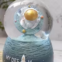 گوی پمپی و موزیکال فضانورد