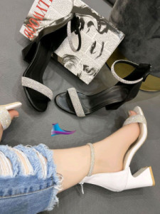 صندل پاشنه دار