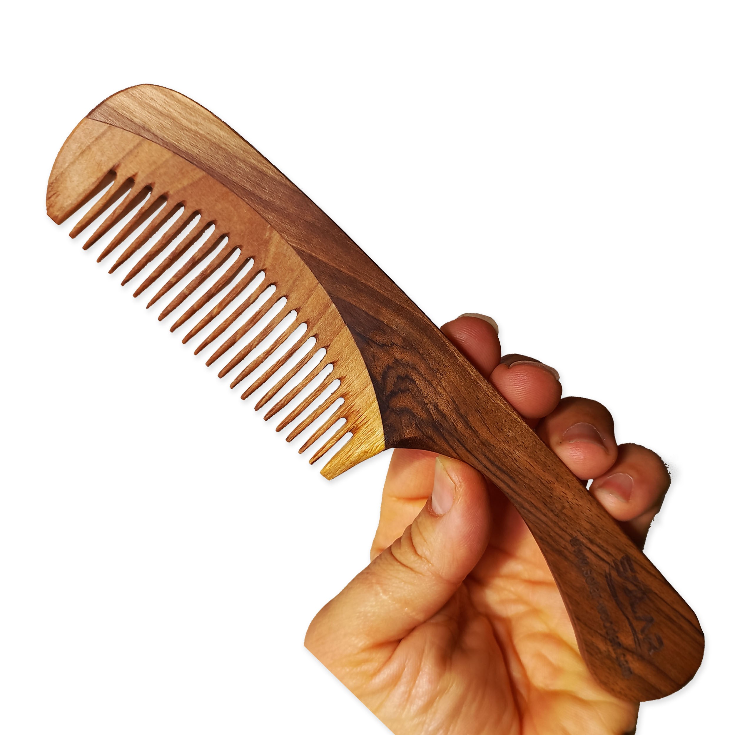 شانه چوبی دندانه ریز مدل میترا ساخته شده از چوب گردو