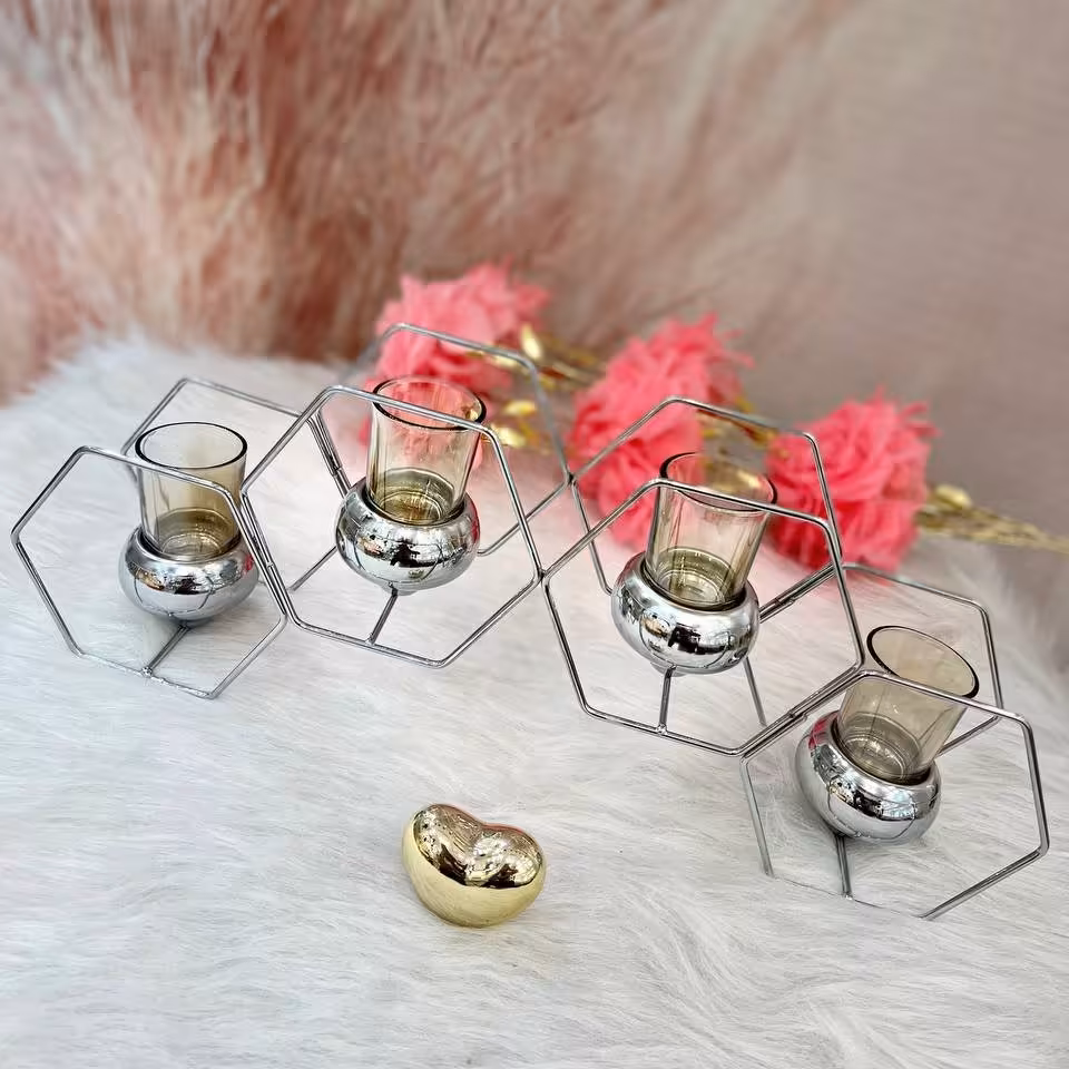 🔱 نام کالا:جاشمعی کندو چهار خانه
🔱 جنس کالا : فلز آبکاری پرداخت شده
🔱هزینه ارسال به عهده مشتری وپسکرایه