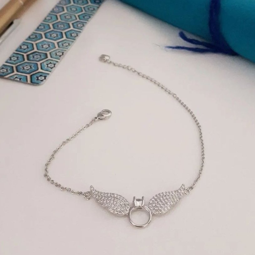 دستبند بال با سبک‌نگین مخراج بسیار شیک و خاص ،مناسب هر سایزی