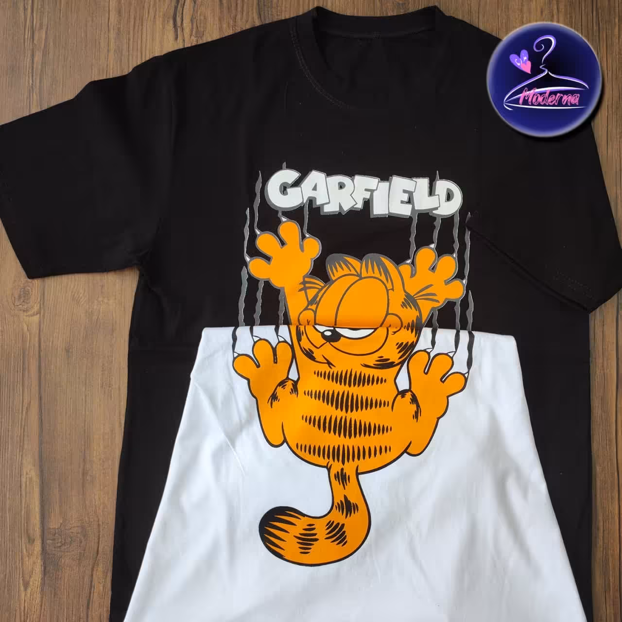 تیشرت طرح عروسکی نخ  پنبه اسپرت رنگ بندی سفید و مشکی طرح گارفیلد