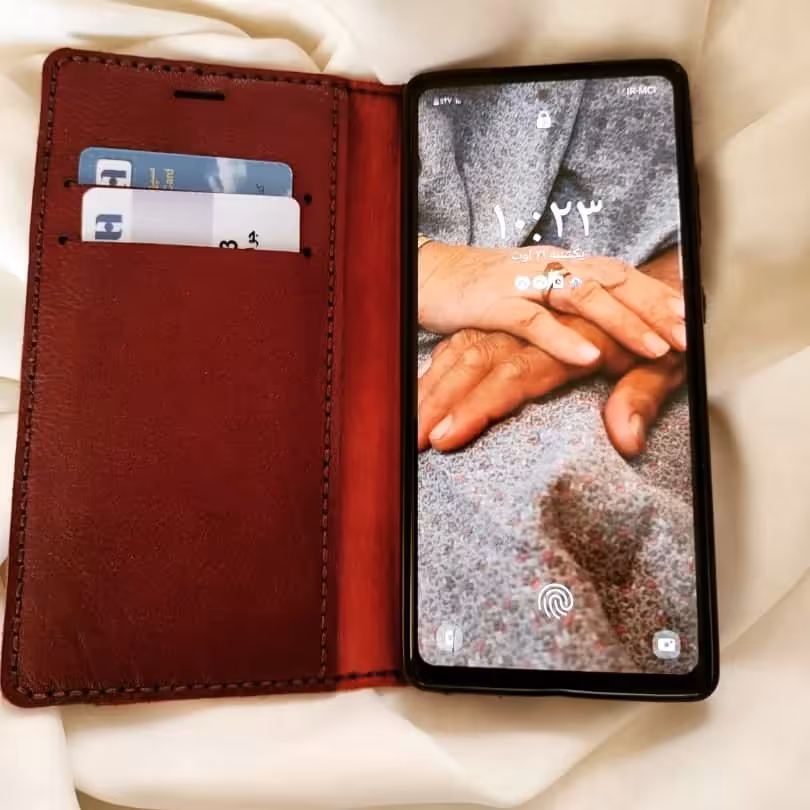 قاب گوشی چرم طبیعی