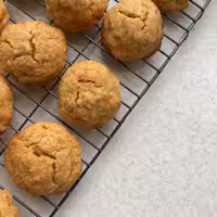 کوکی هویج پرتقال با گلیز پرتقالی