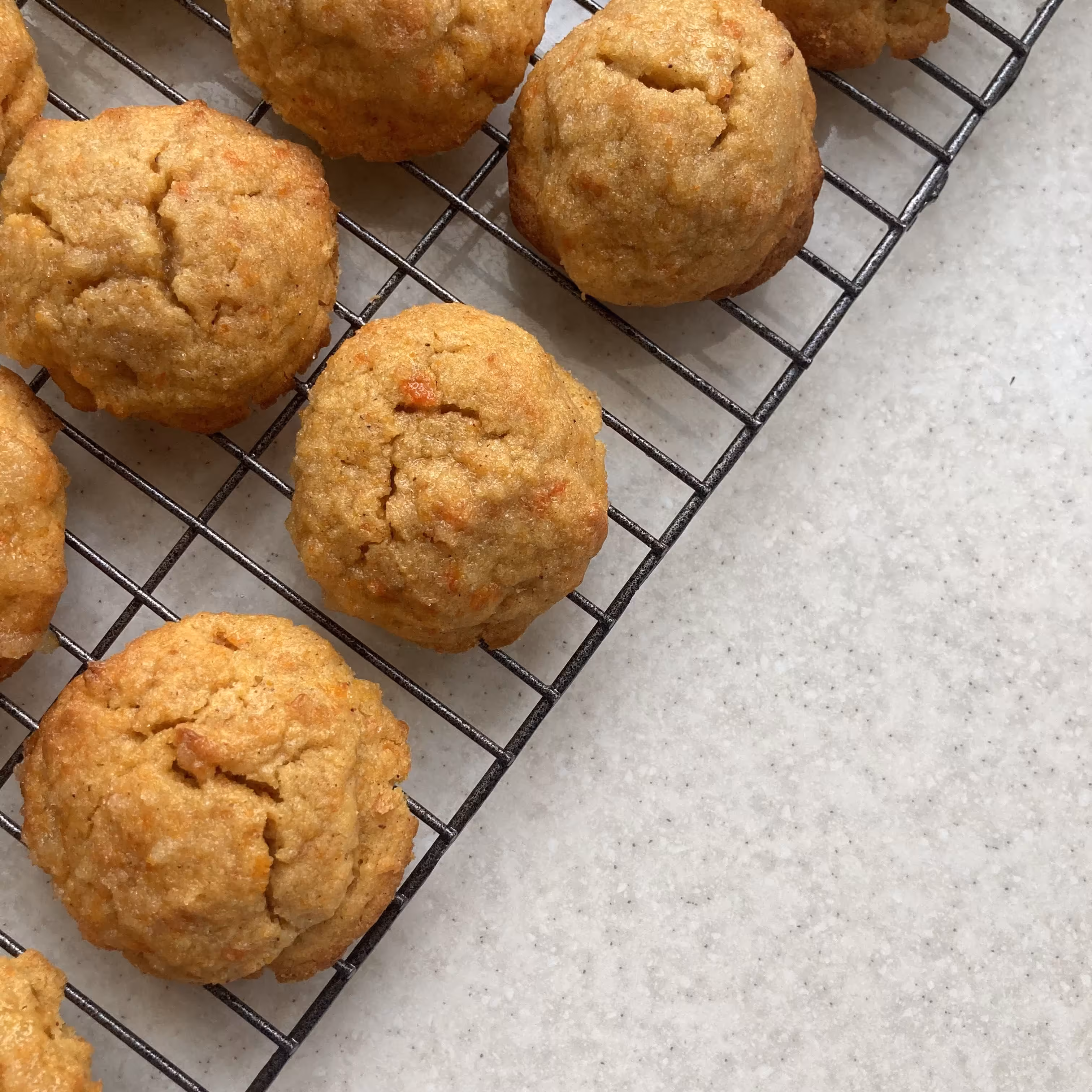 کوکی هویج پرتقال با گلیز پرتقالی