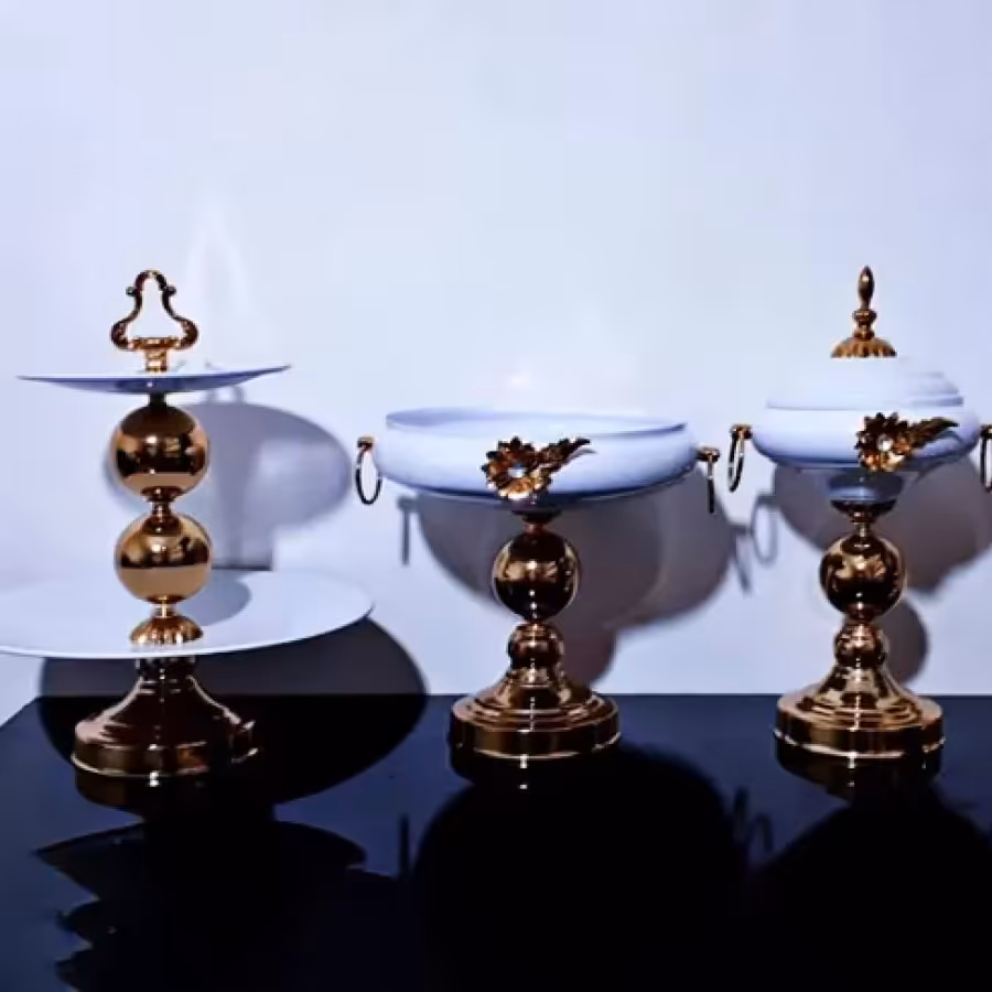 سرویس پذیرایی چهار تیکه