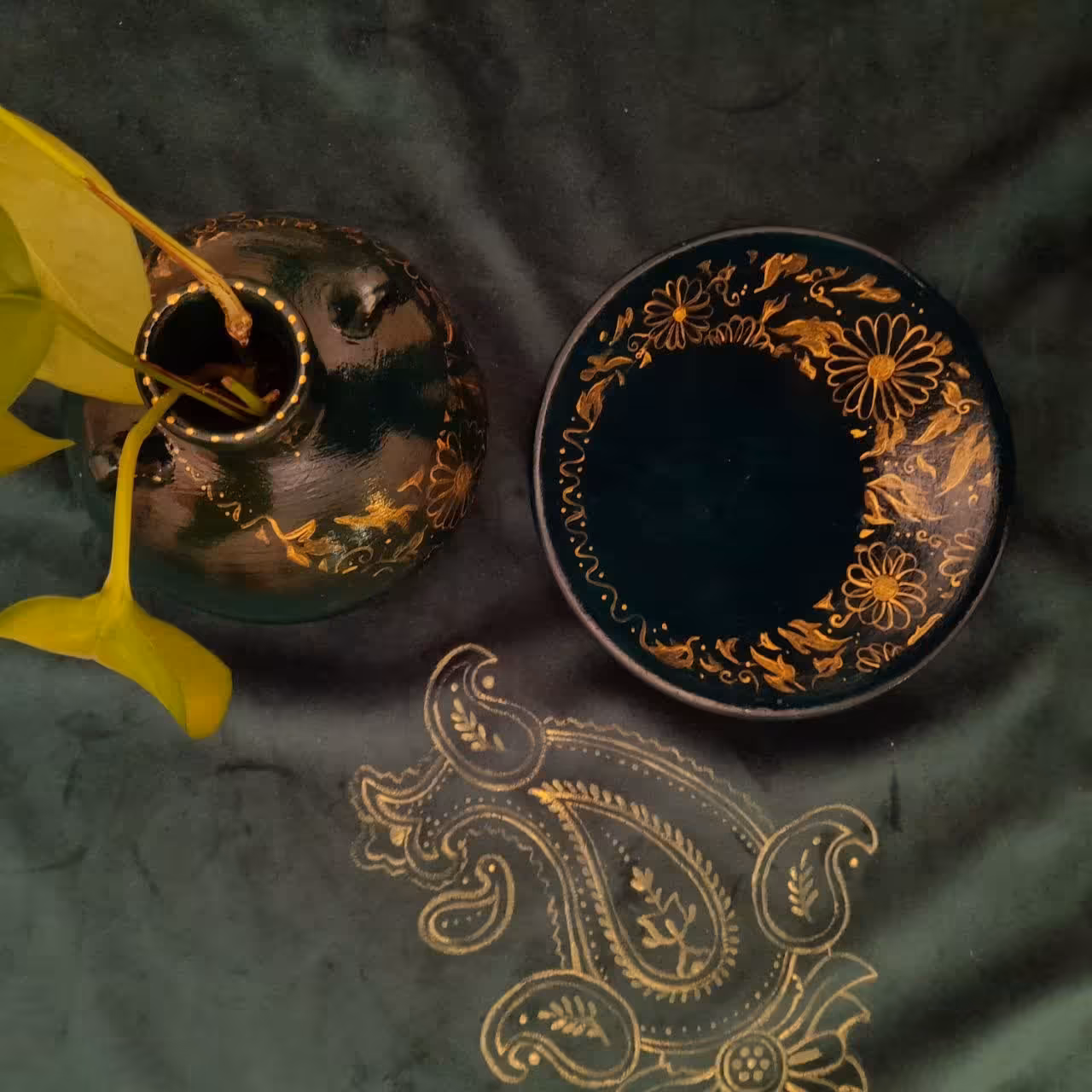 ست دیوارکوب و گلدان(سبز و طلایی)