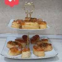 شیرینی خوری 2 طبقه لب طلا فیوچر