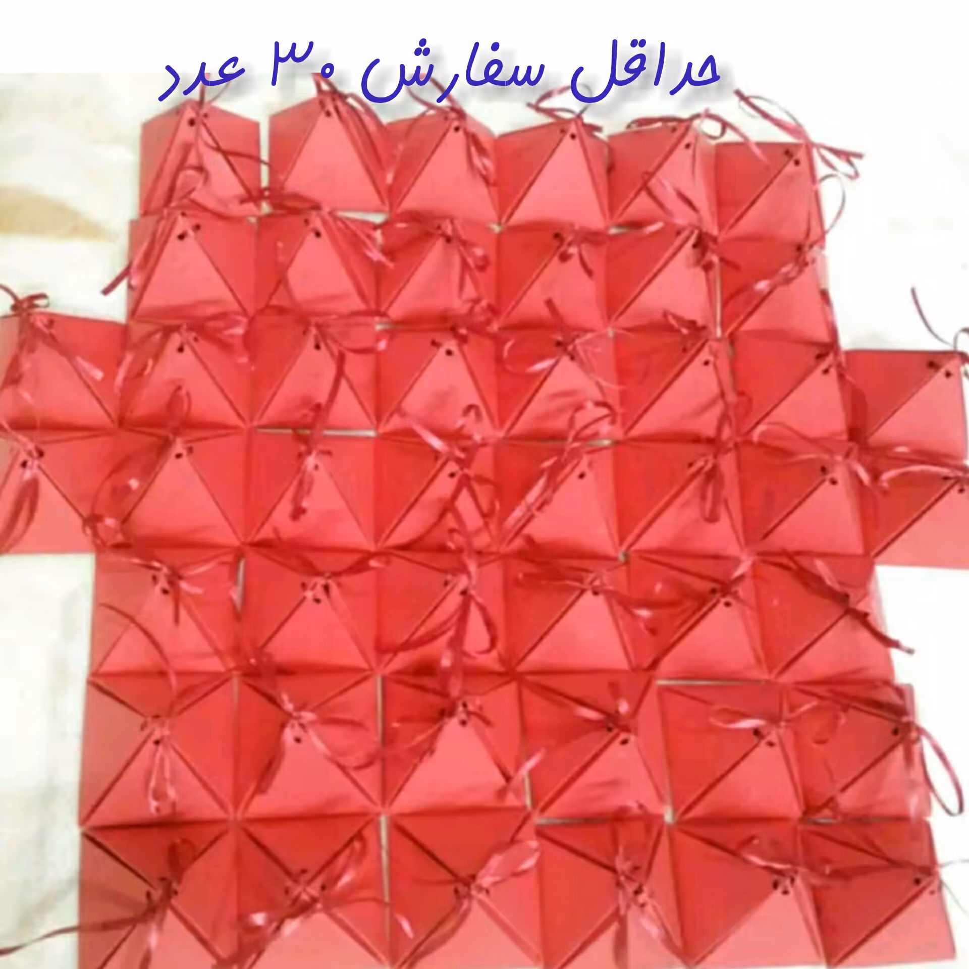 جعبه کادو دارای رنگبندی 6در 6 سانت  جعبه گیفت جعبه یلدا  