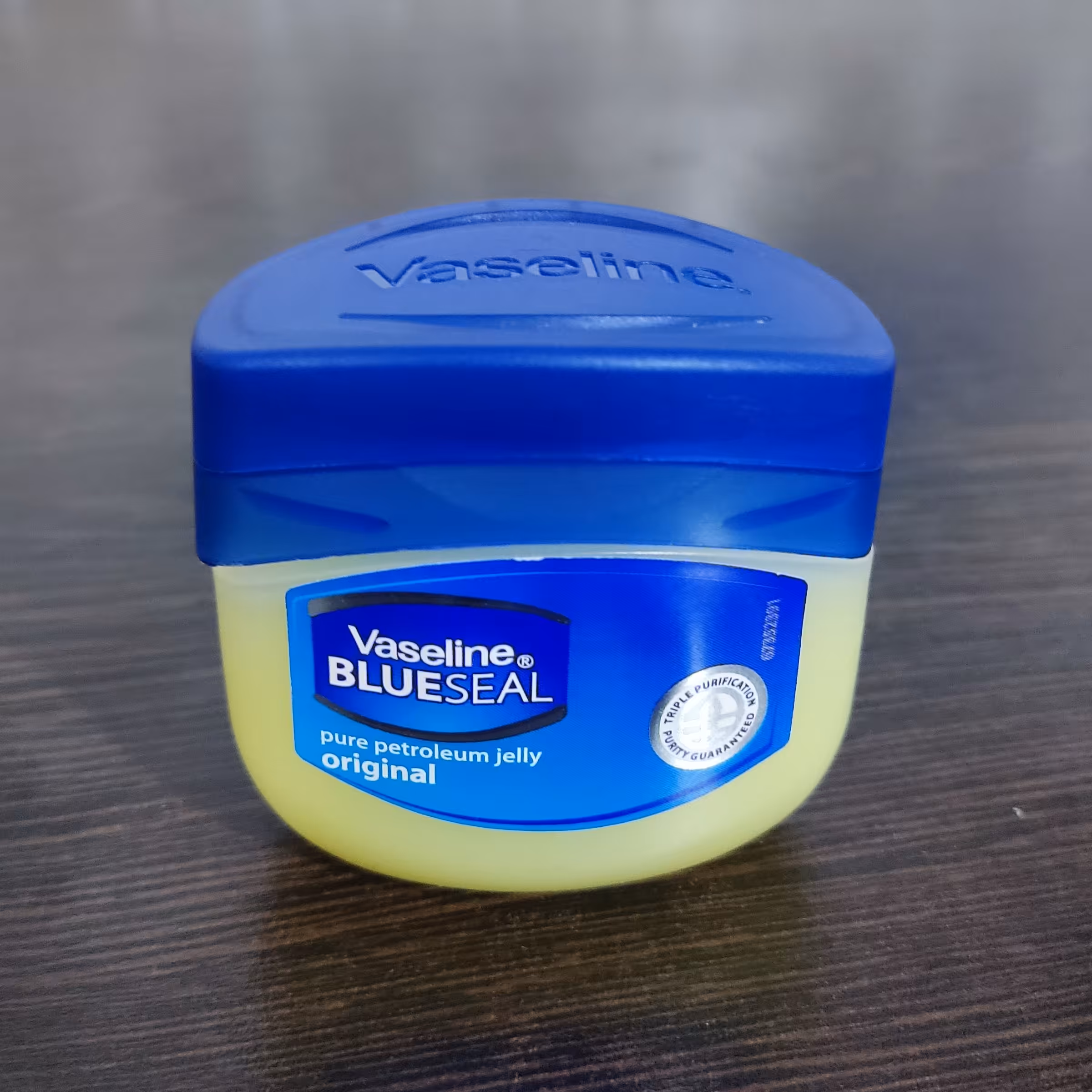 وازلین خارجی ژله ای 50 گرم اورجینال  