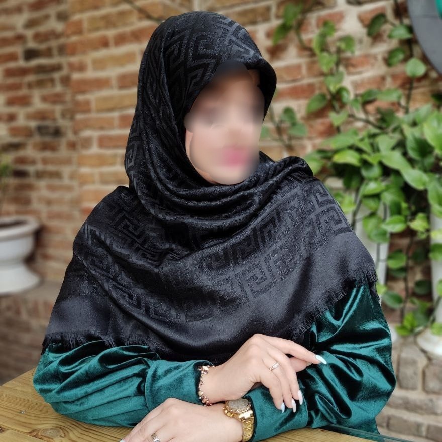 روسری مشکی لمه دار