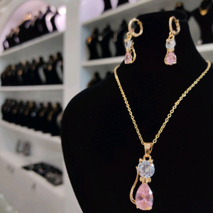 نیم ست گربه یا نیمست پرشین نگین سوارسکی