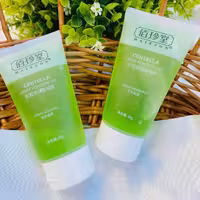 ژل آلوئه ورا مرطوب کننده و آبرسان پوست جام تام