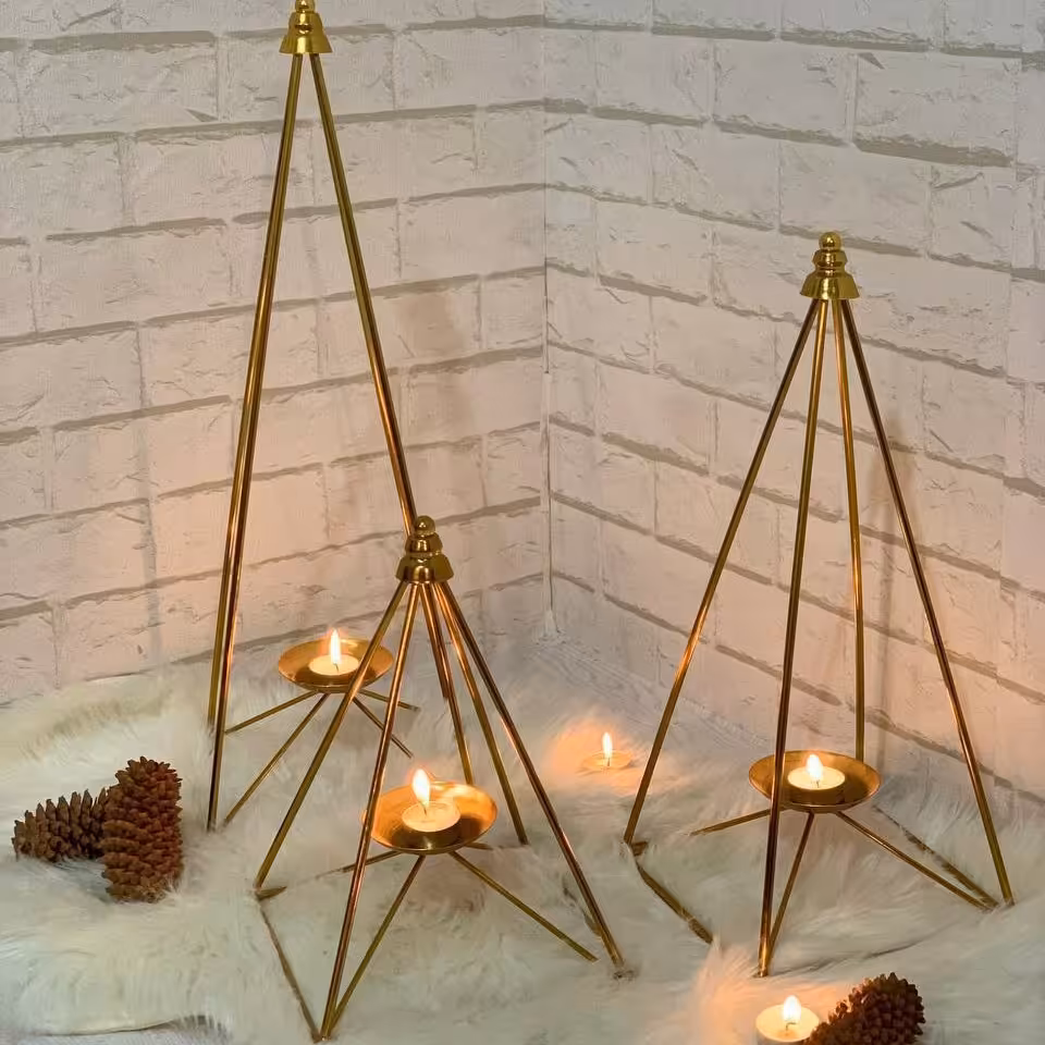 جاشمعی هرمی کنارسالنی طلا   جنس فلز آبکاری پرداخت شده
هزینه ارسال به عهده مشتری وپسکرایه