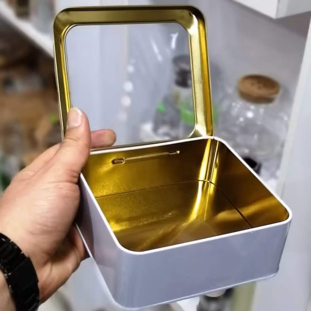 قوطی فلزی دربدار طرح مربع