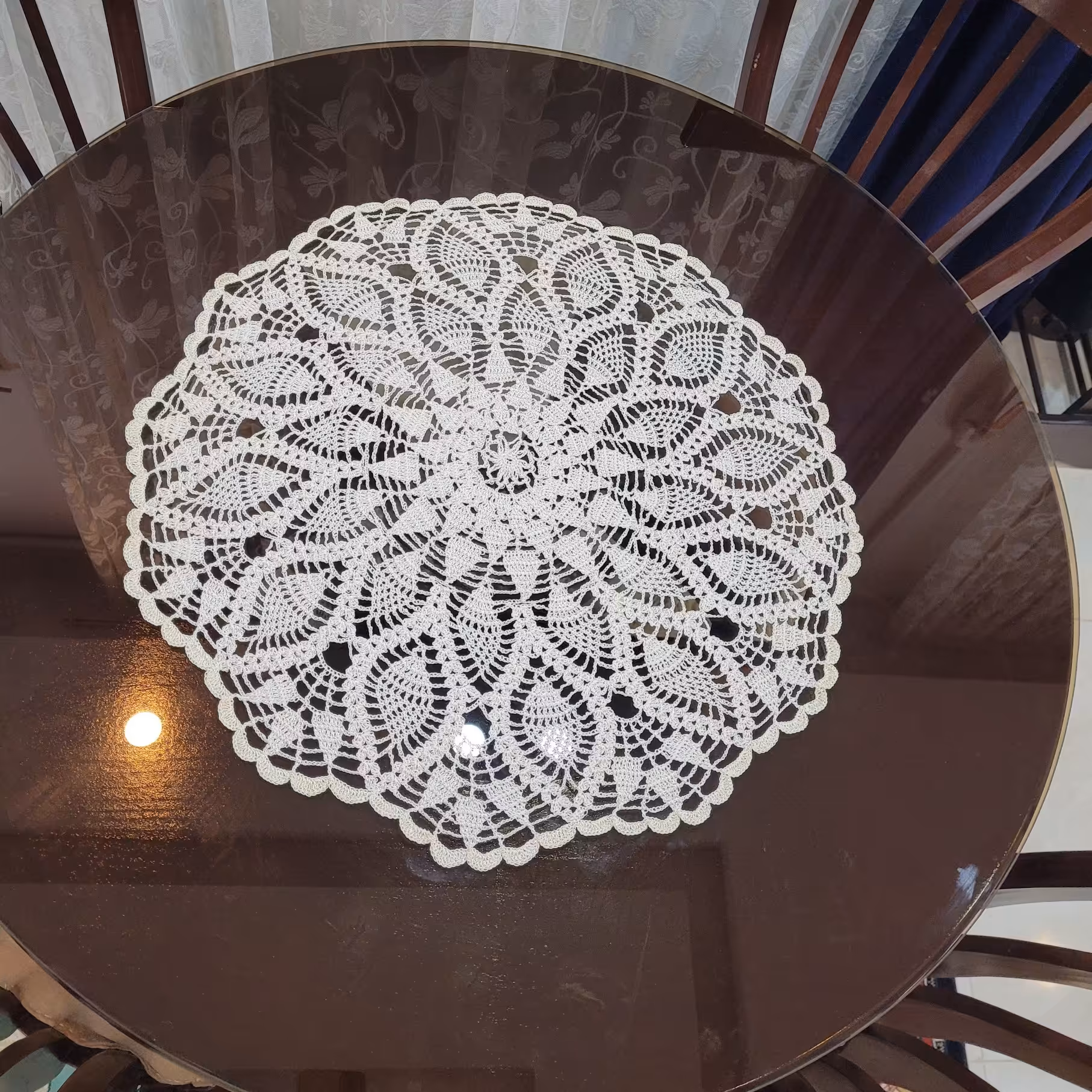 رومیزی قلاب بافی با نخ ابریشم 60 سانتی  