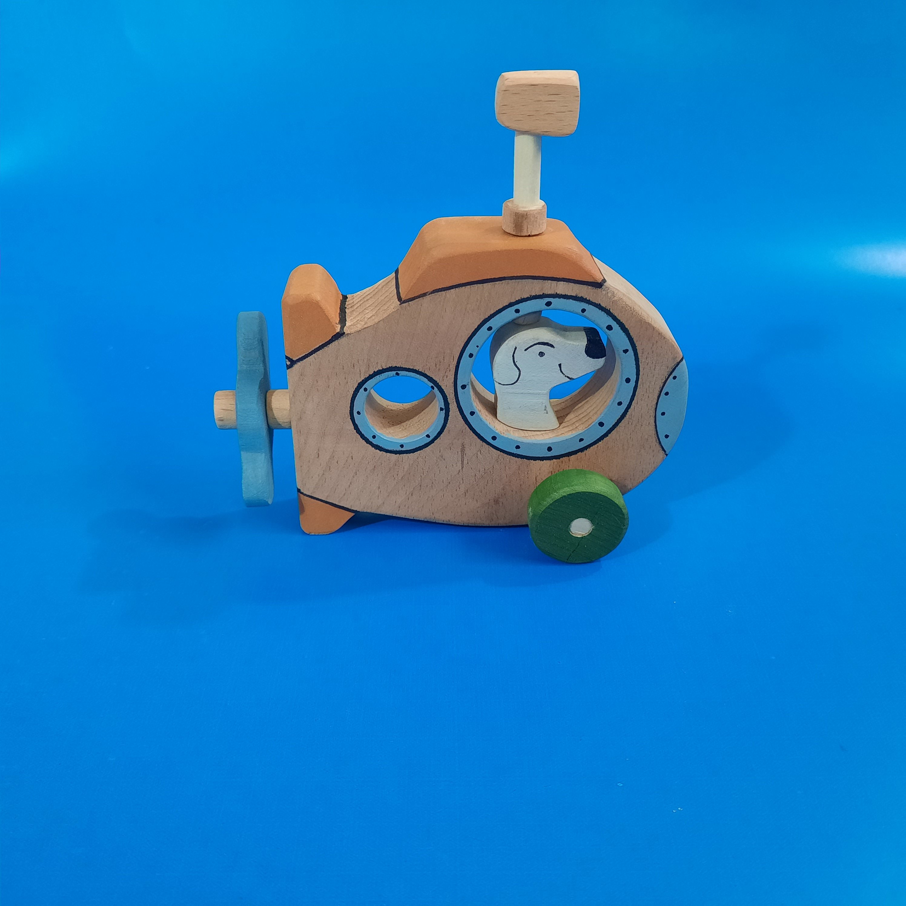 اسباب بازی چوبی زیر دریایی