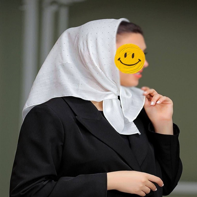 روسری مینی اسکارف اسلپ نگینی سفید
دور دوخت قواره 75سانتیمتر در75سانتیمتر
کیفیت متفاوت و بی نظیر
به هیچ عنوان سُر نیست