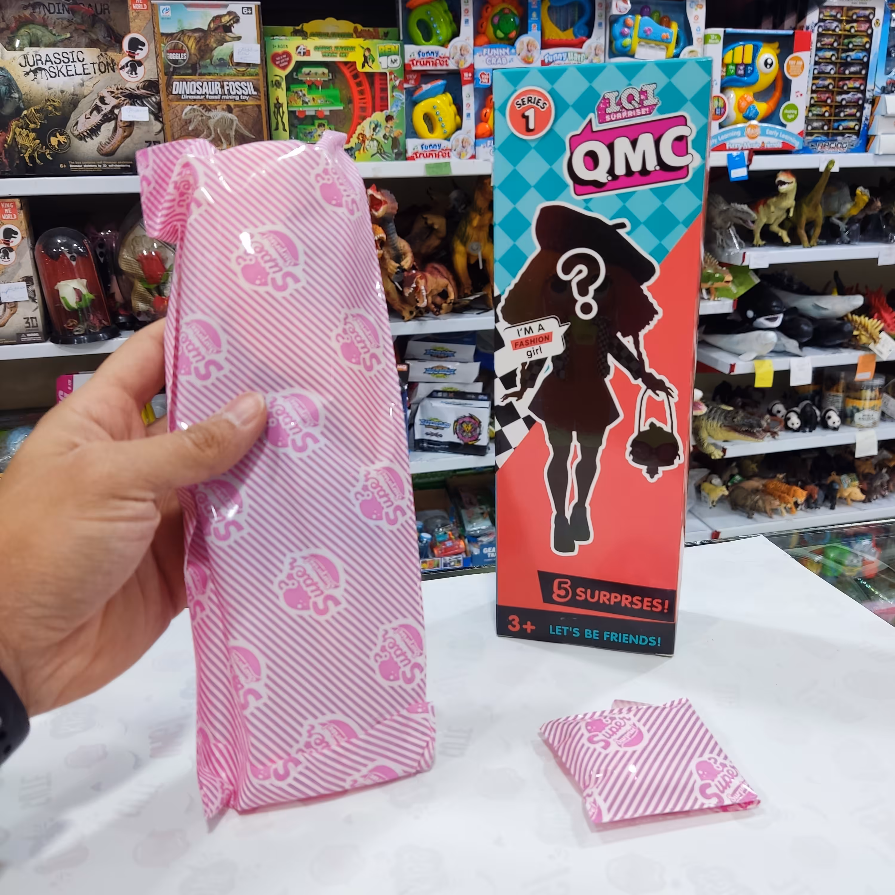 عروسک طرح ال او ال شانسی همراه 5 سوپرایز جدید