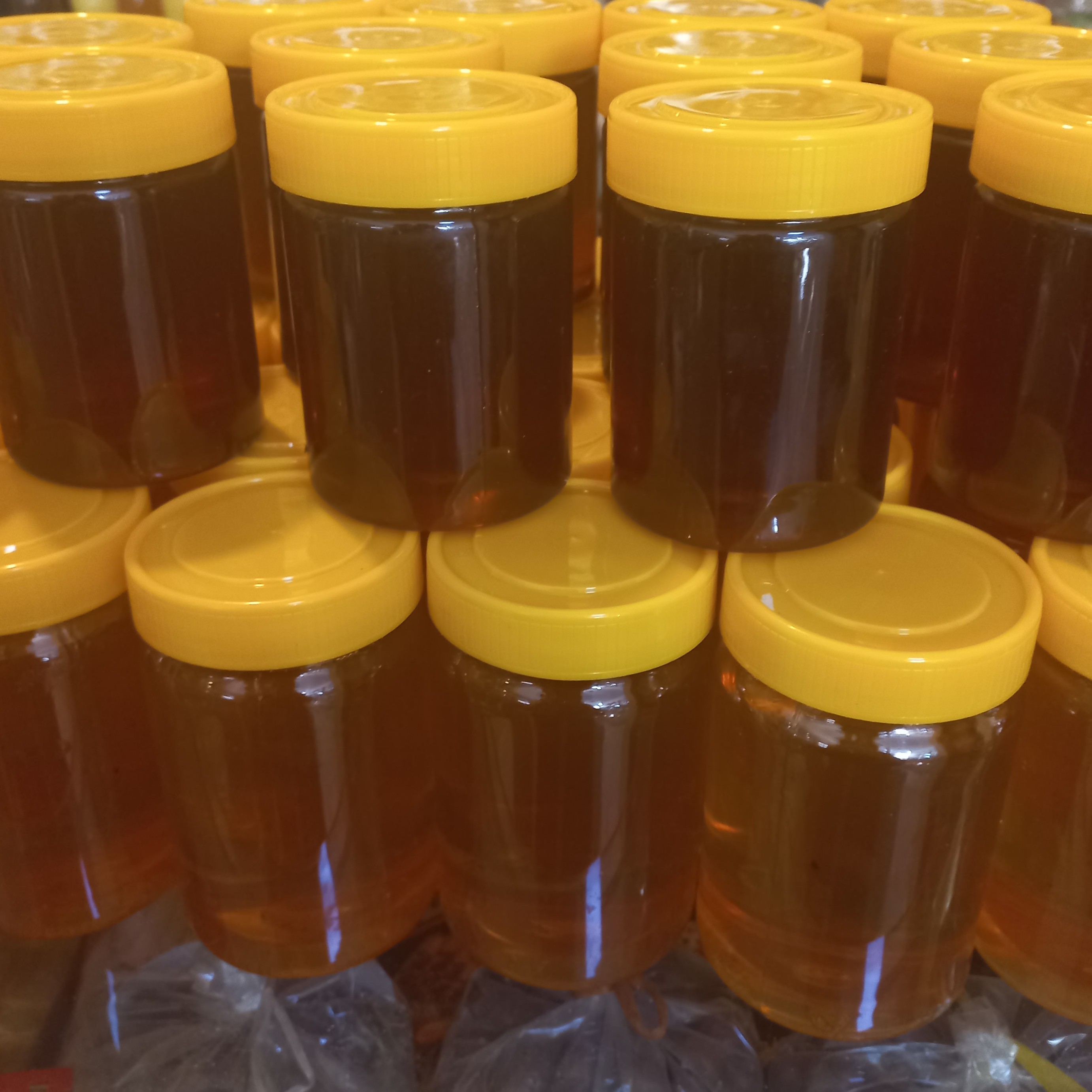عسل گیاهی کنار آویشن 