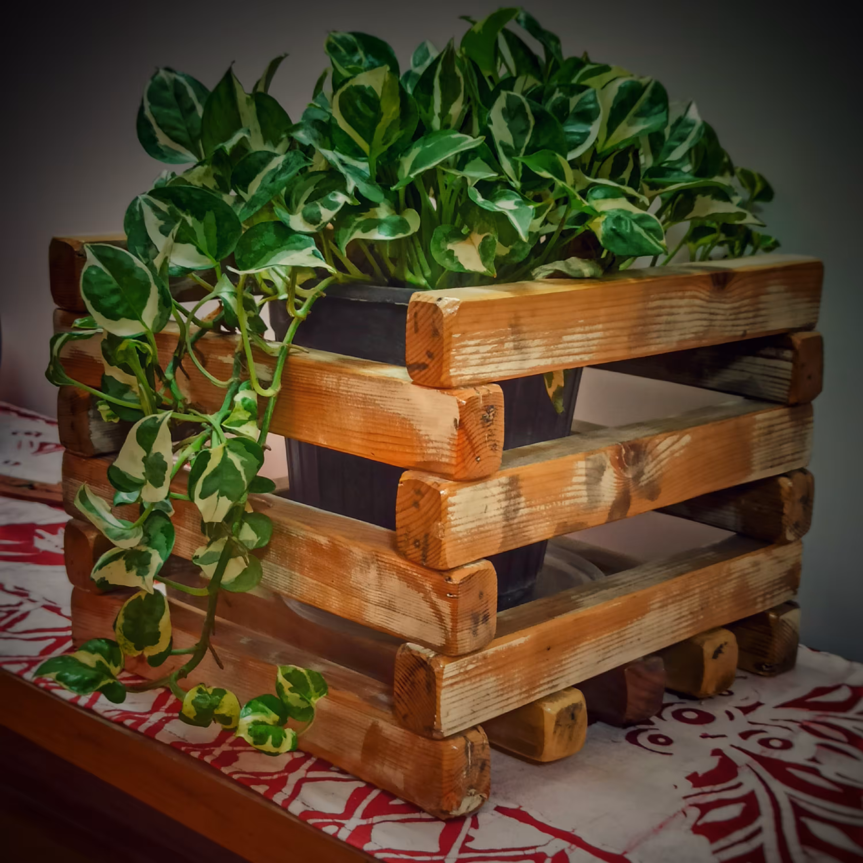 پایه  گلدون چوبی