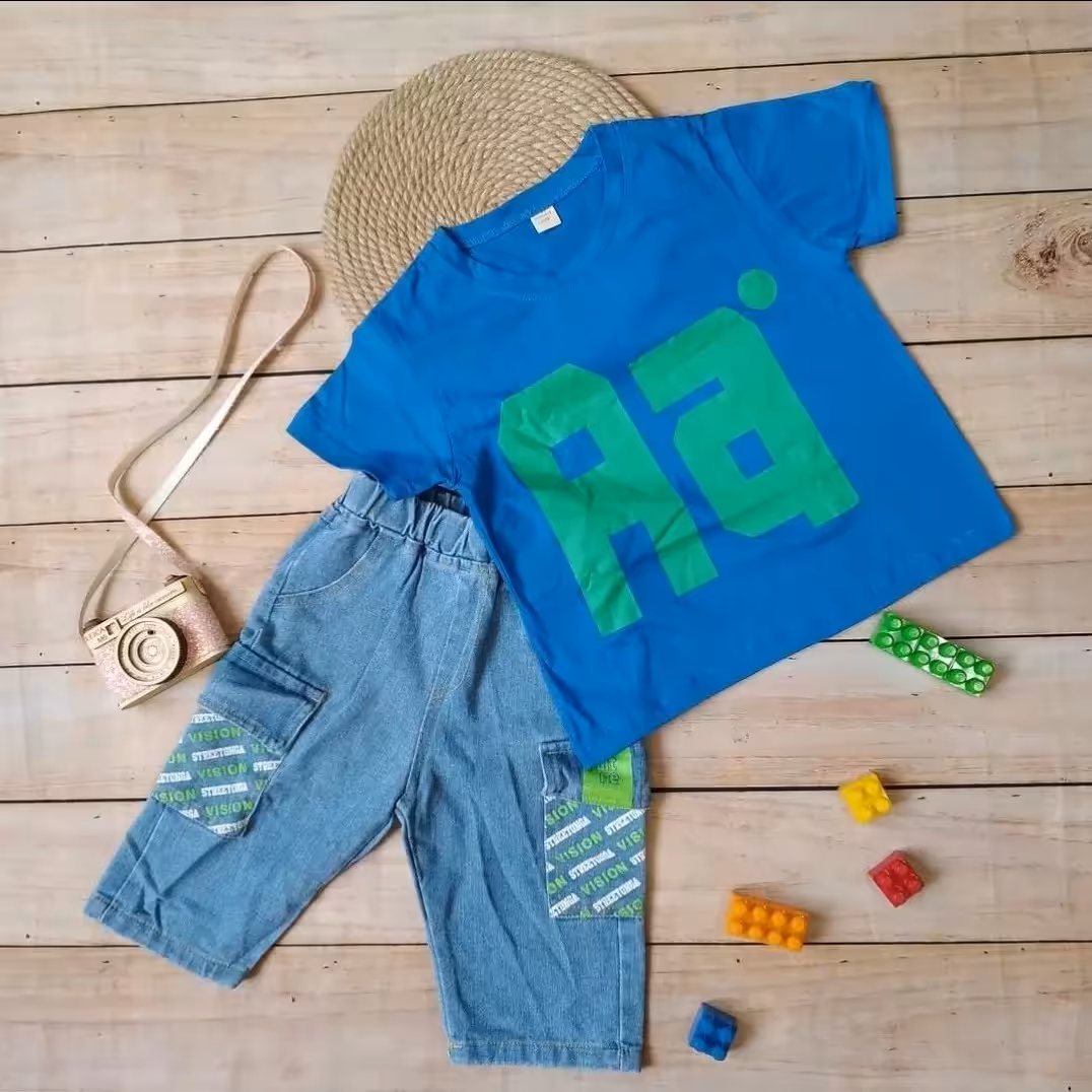 تیشرت شلوارک لی پسرانه  شلوار کمر کش است.مناسب 2 و نیم  تا 9سال
