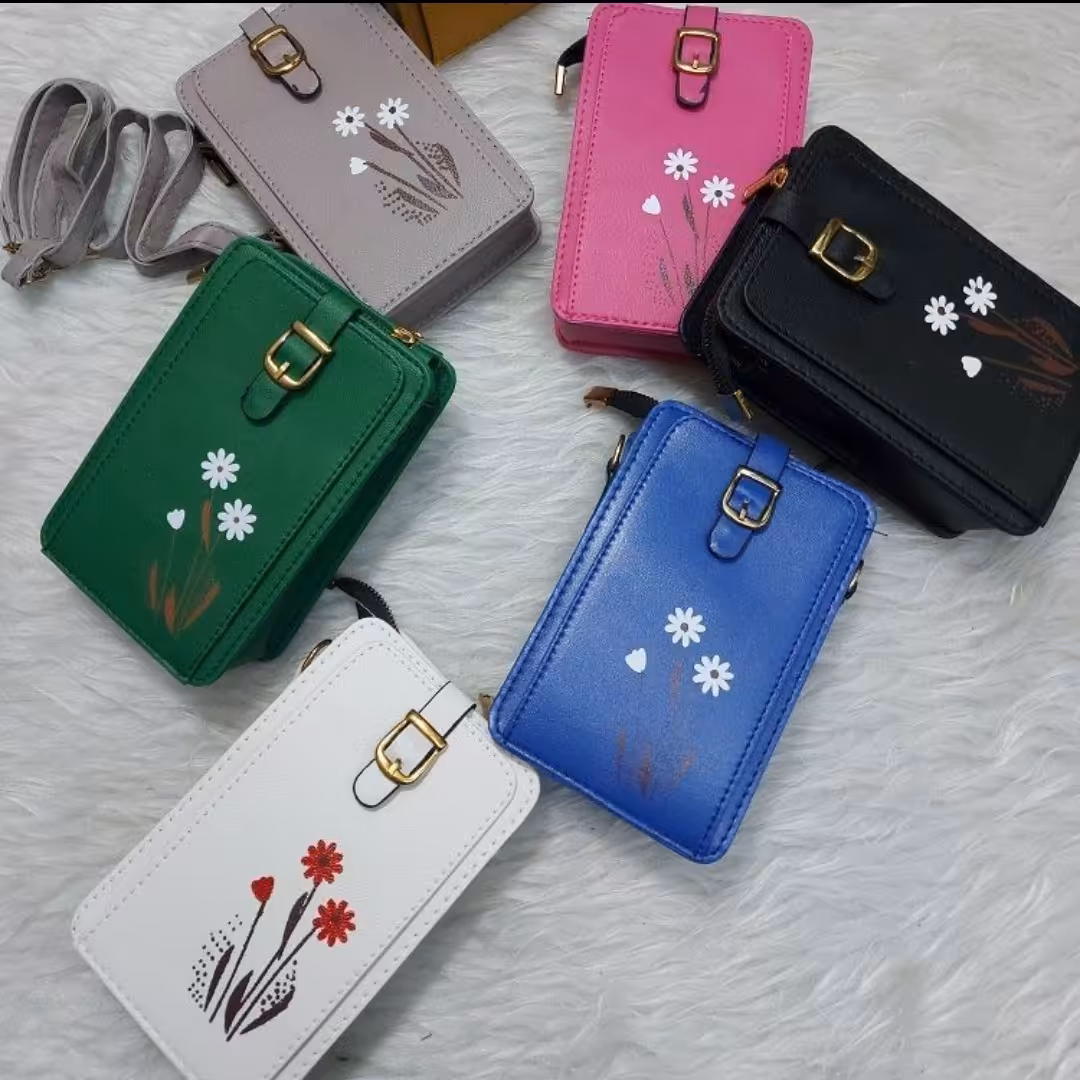 کیف پاسپورتی ایستاده گلدار