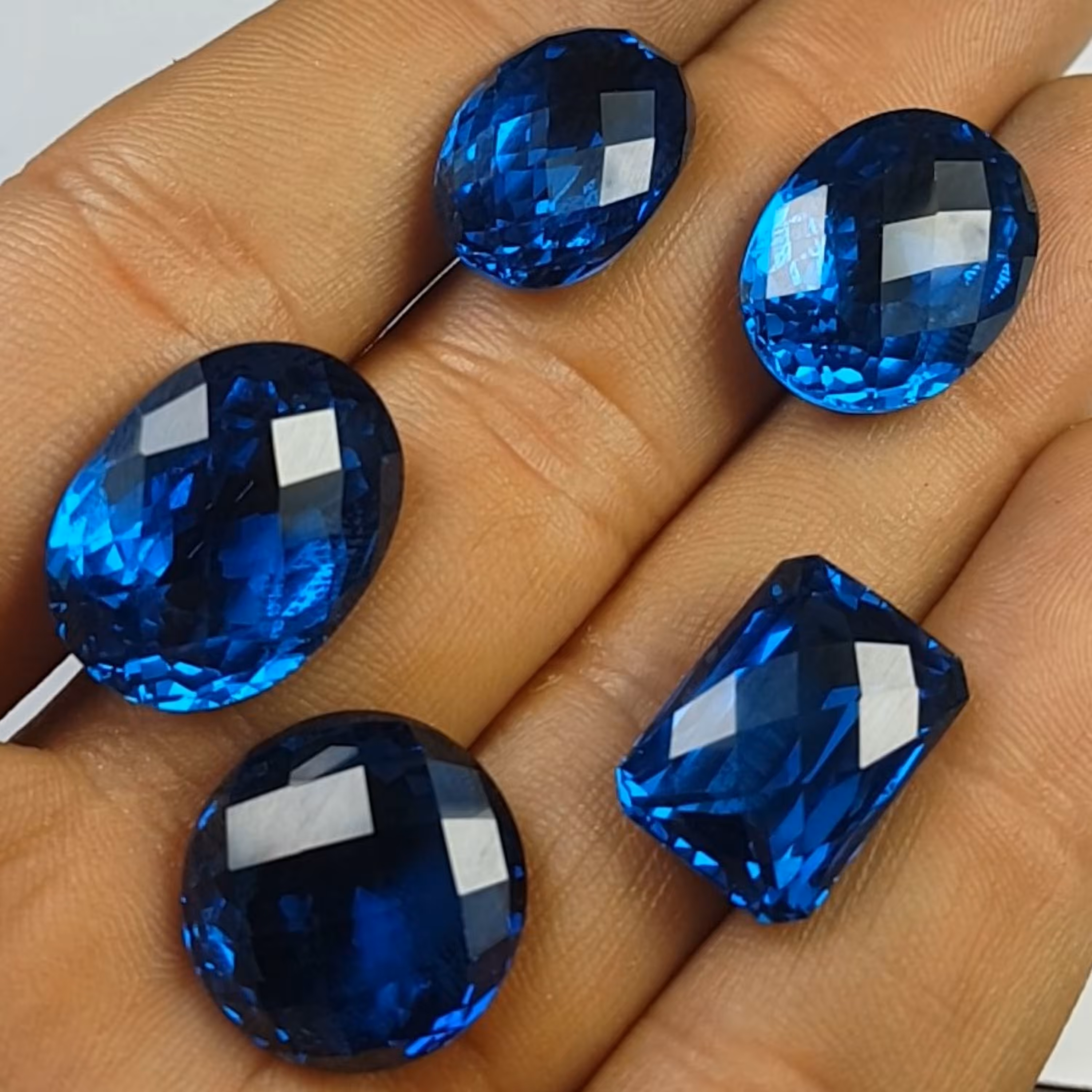 پنج عدد توپاز آبی سنتاتیک درجه یک