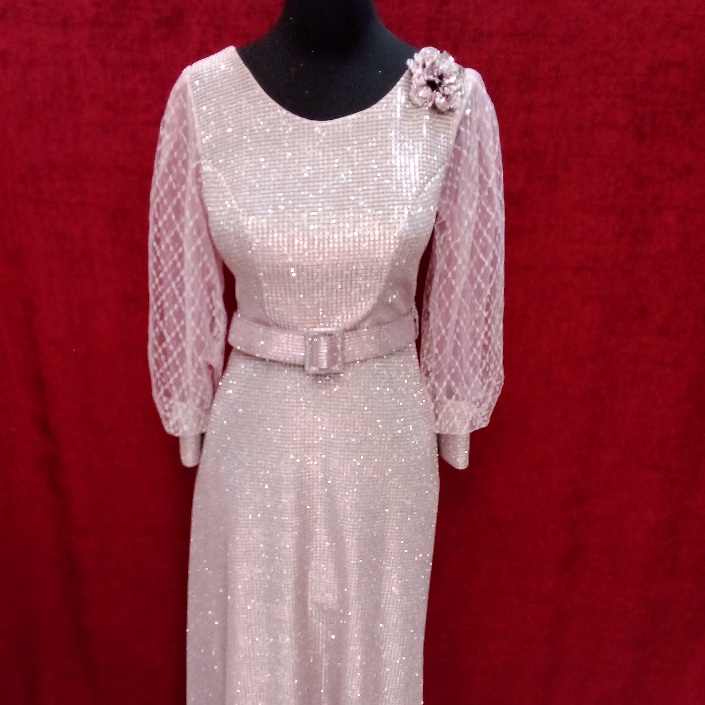 پیراهن  حصیری  آستین  تور  لوزی درسایز38تا54در رنگهای مشکی طوسی کالباسی