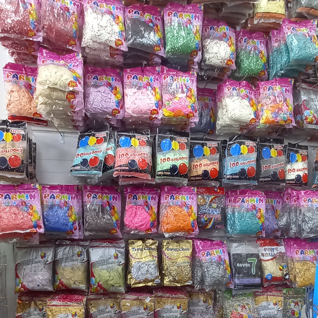 بادکنک طرح دار 100 عددی کیفیت درجه 1 ارسال اسنپ و باربری میباشد 