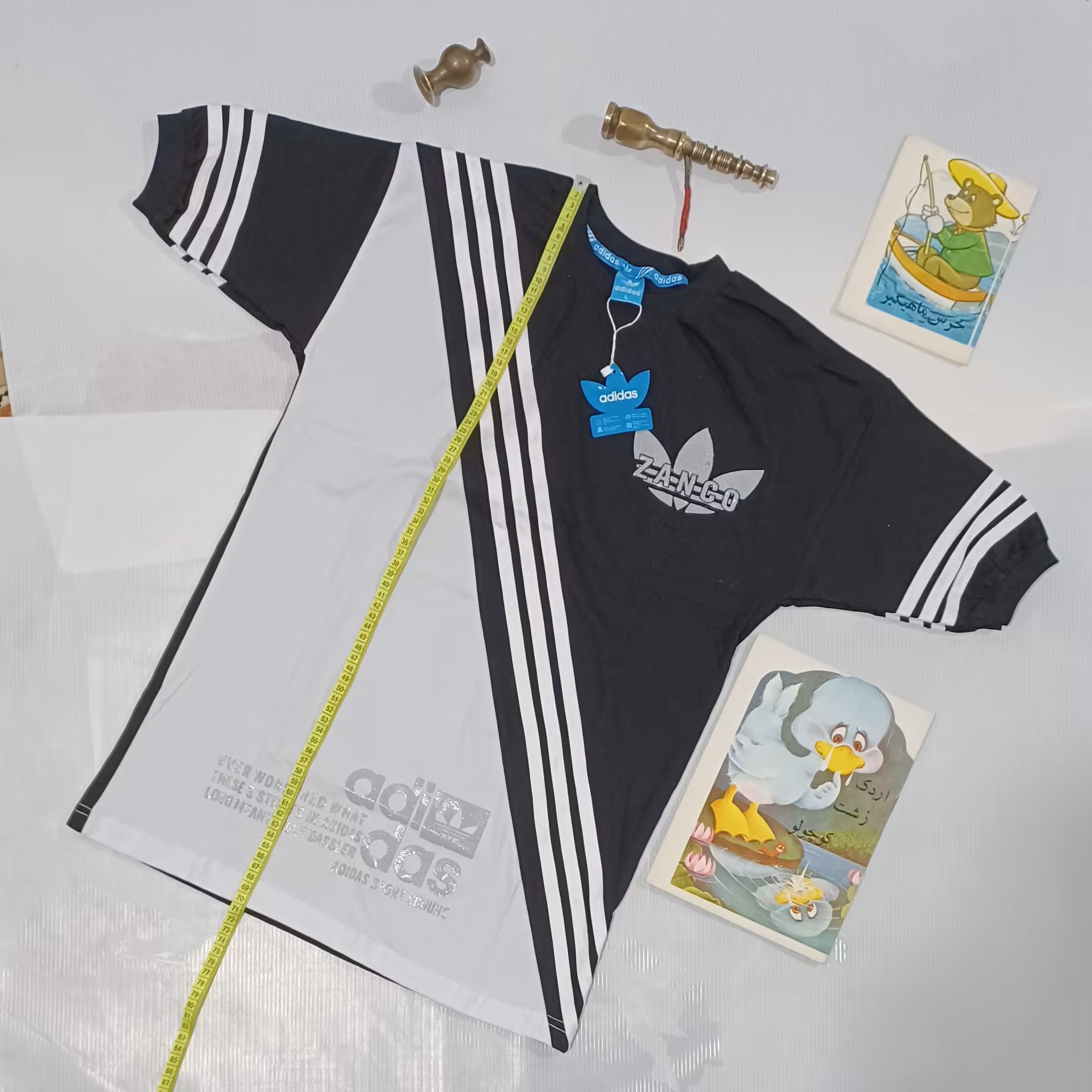 تیشرت آدیداس یقه کش و آستین کش باف جنس عالی و درجه یک  تنخور زیبا و شیک (فقط سایز  لارج  و   دو ایکس لارج) 