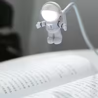 چراغ مطالعه فضانورد 