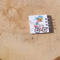 دفترچه جلد چوبی 5 سانتی طرح دختر 