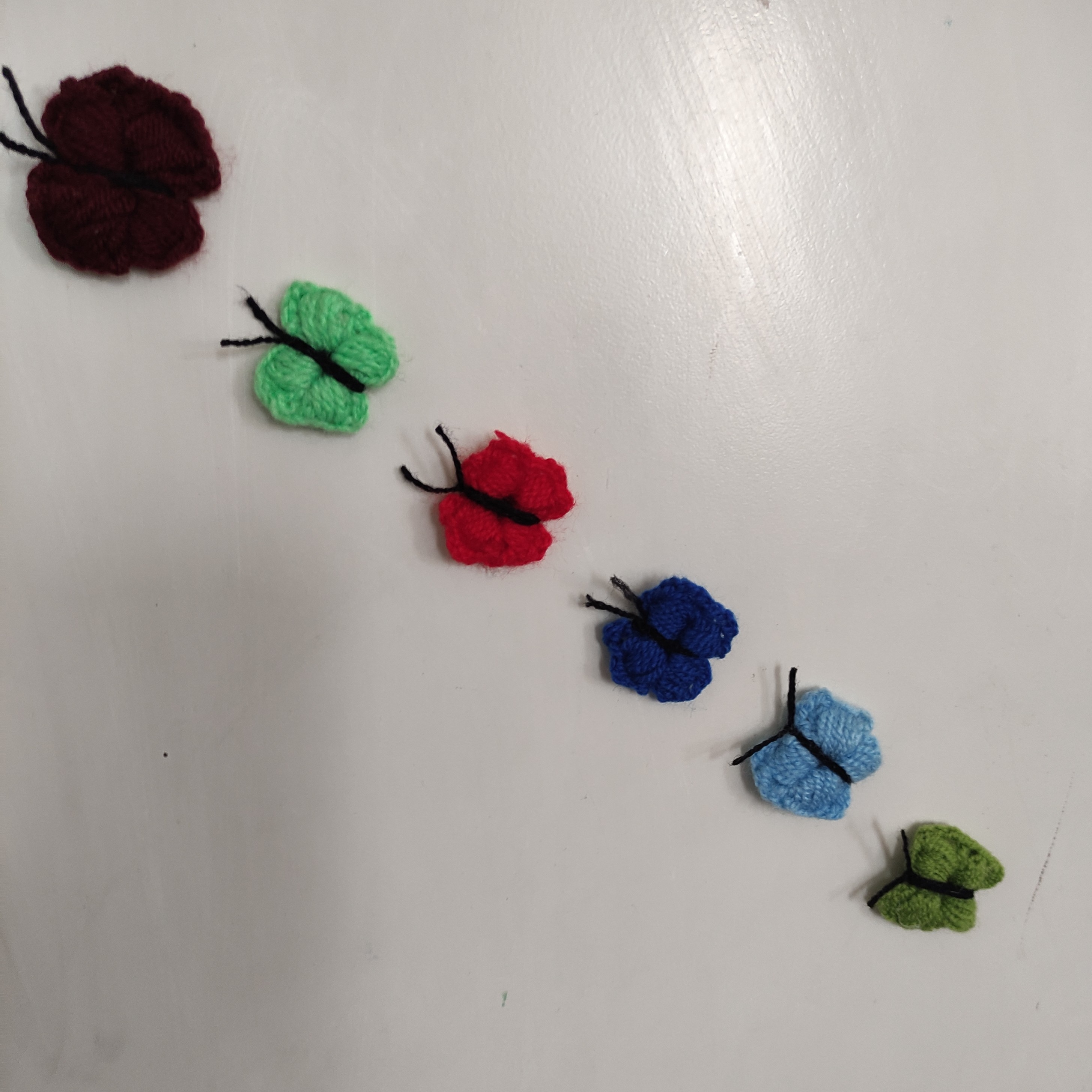 مگنت پروانه 