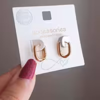 گوشواره سایز 1 گوشواره استیل رنگ ثابت گوشواره مخصوص استفاده روزمره ضد آب گوشواره وارداتی گوشواره رنگ ثابته 