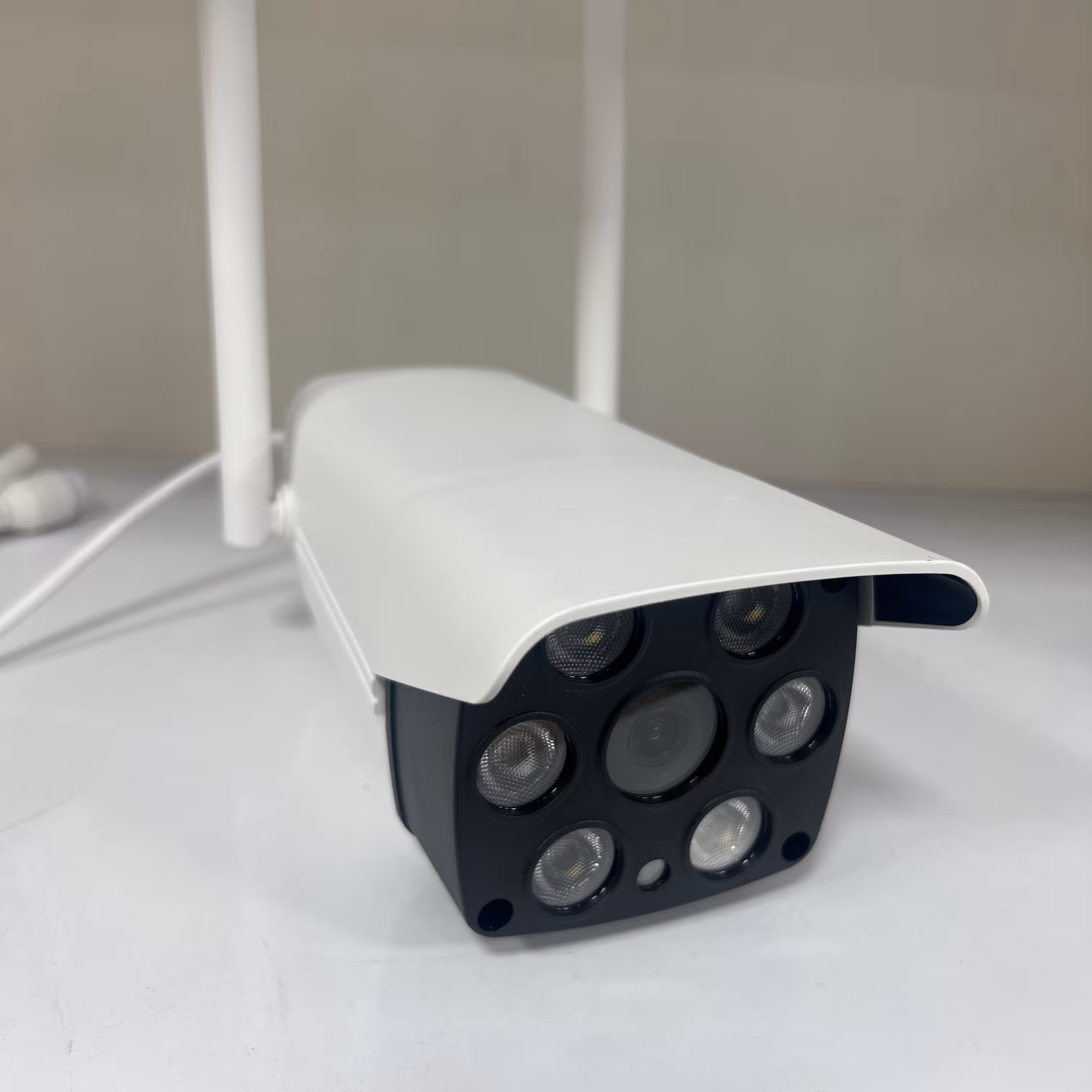 دوربین بیسیم بالت