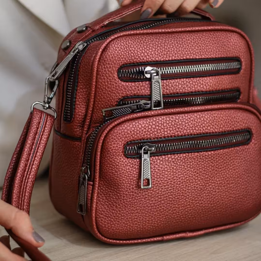 کد:  1138 
پاسپورتی چند زیپ
سایز 20 در 18
