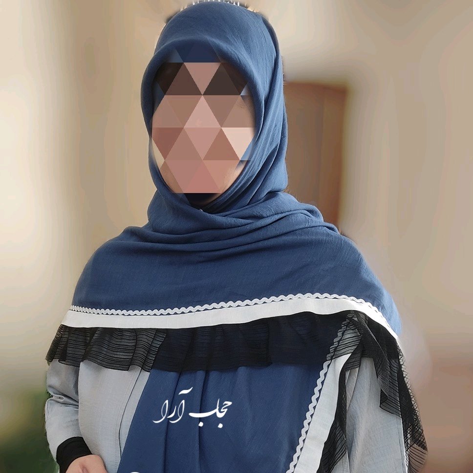 روسری سورمه ای دور چین