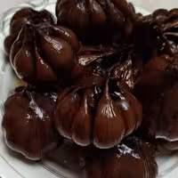 سیر ترشی خانگی  و دست ساز  4 ساله یک کیلویی  بدون مواد افزودنی