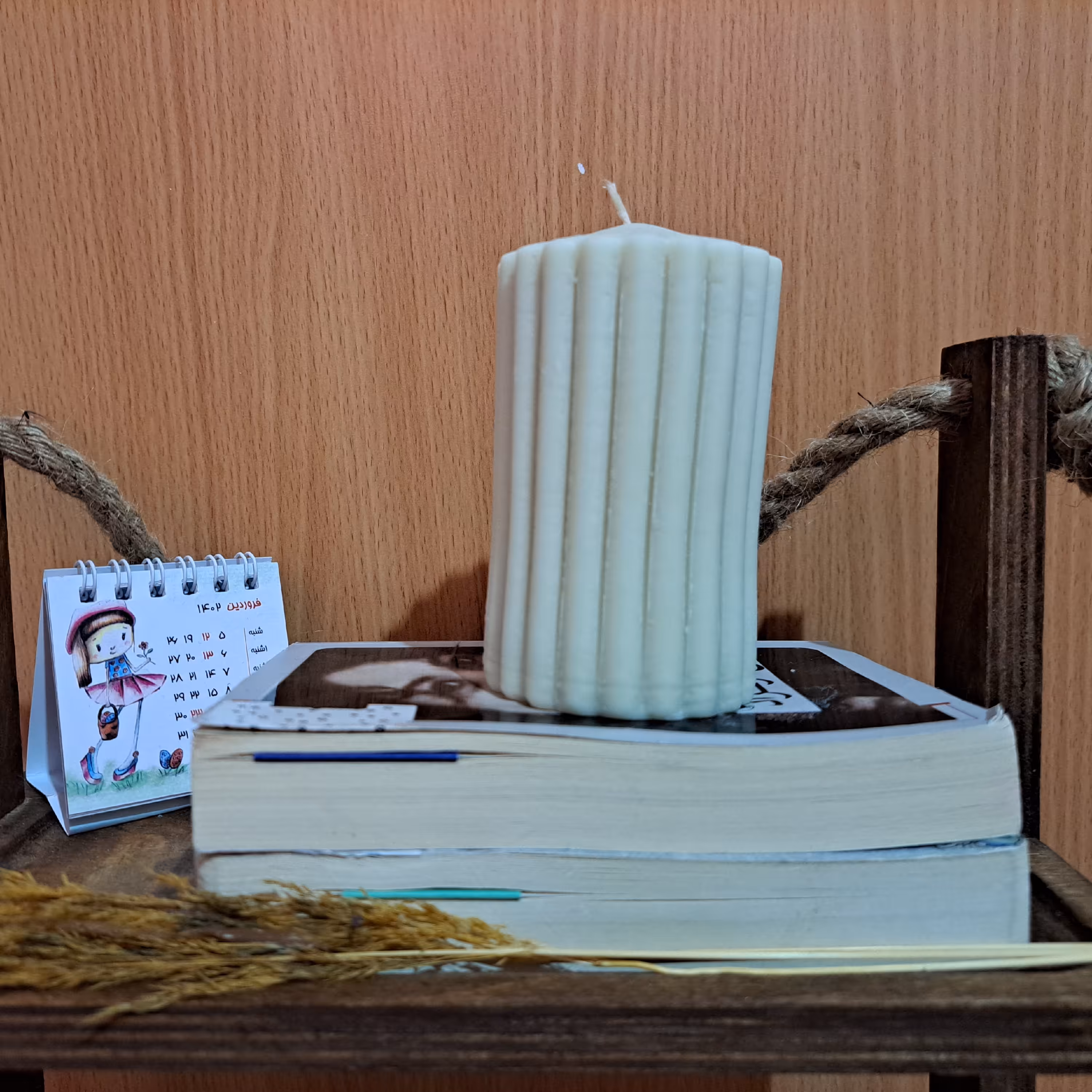 شمع معطر استوانه شیار دار مخروطی 