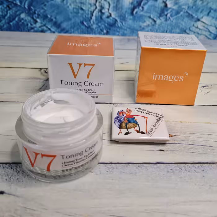 کرم هفت ویتامین، روشن کننده و تغذیه کننده ی پوست مناسب صورت و بدن