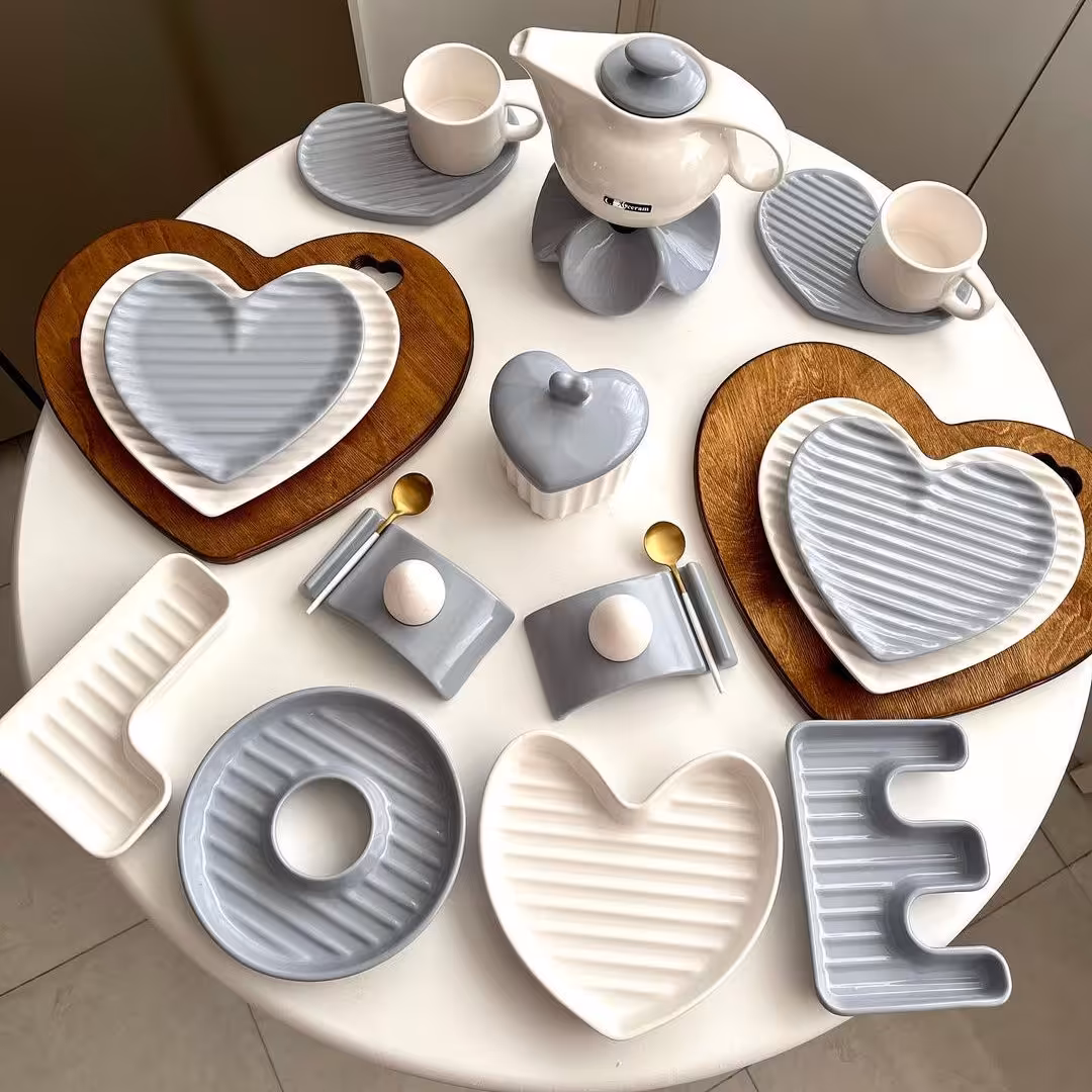 سرویس صبحانه خوری سرامیکی لاو برند آی سرام 19 پارچه