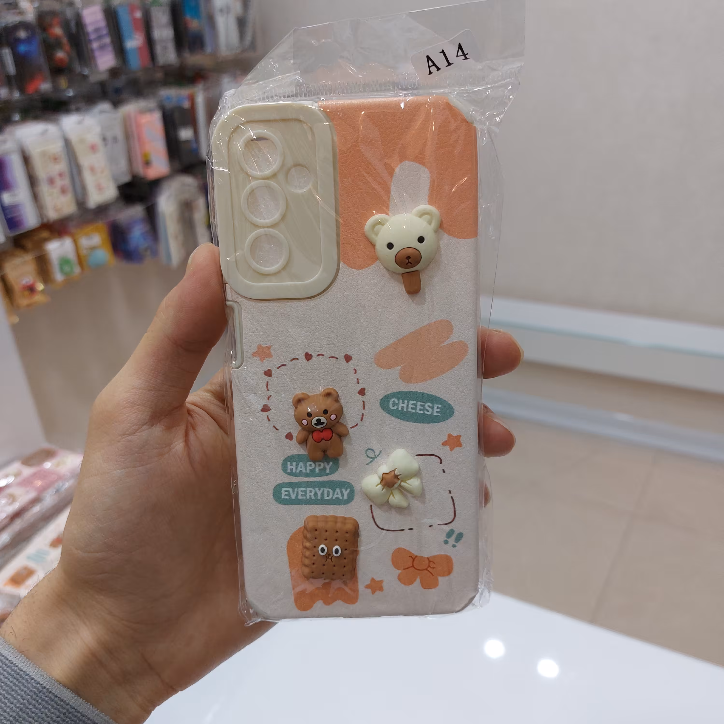 گارد فانتزی عروسکی مینیمال برجسته A14