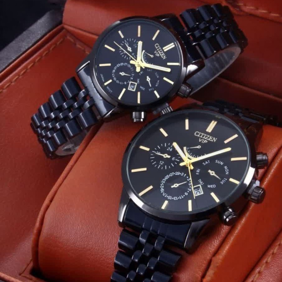 ساعت ست موتور با کیفیت دارای روزشمار بند فلزی طرح رولکس قفل استیل سگکی و یک باطری اضافه 30 در صد تخفیف 