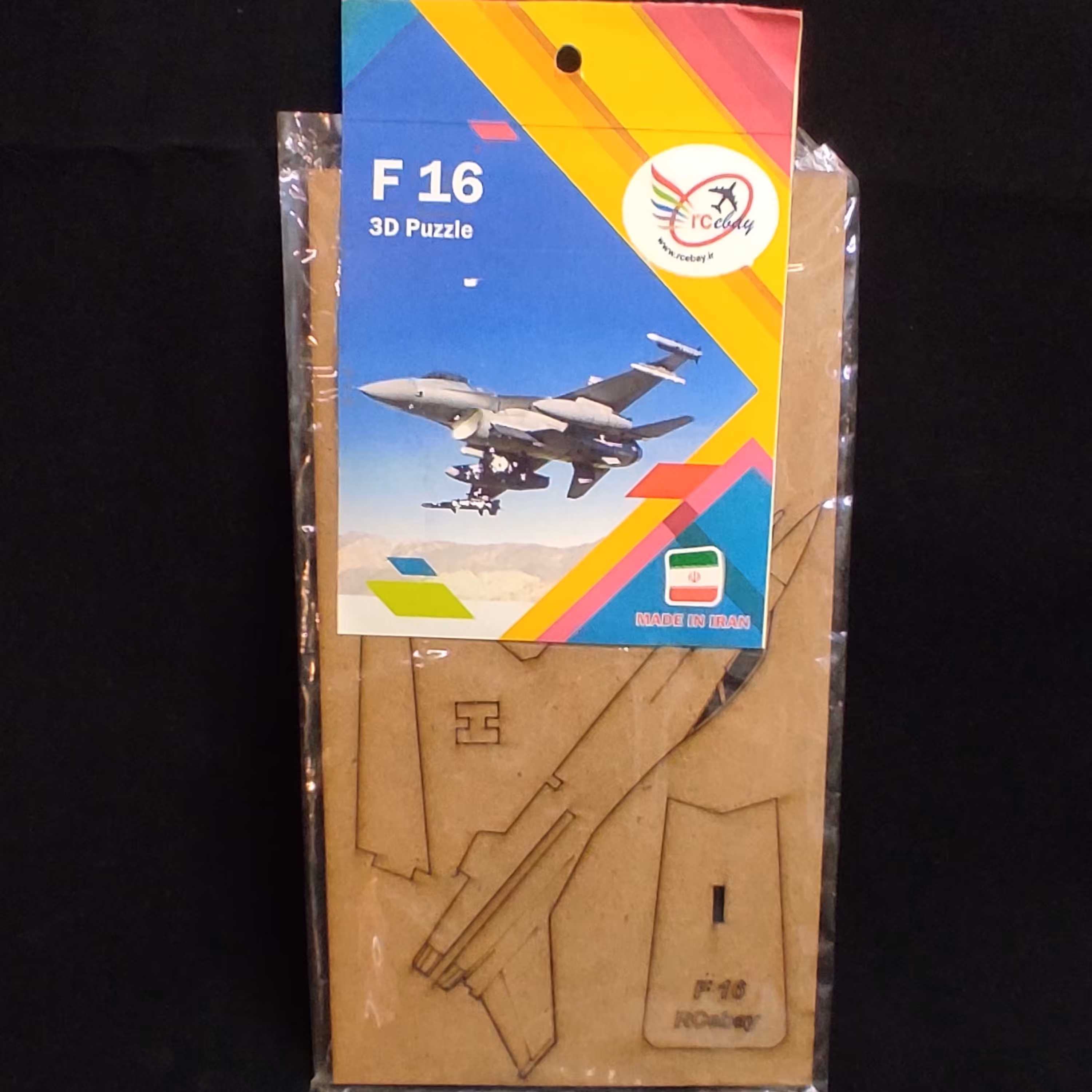 ماکت هواپیمای مدل F 16 برش خورده و آماده مونتاژ