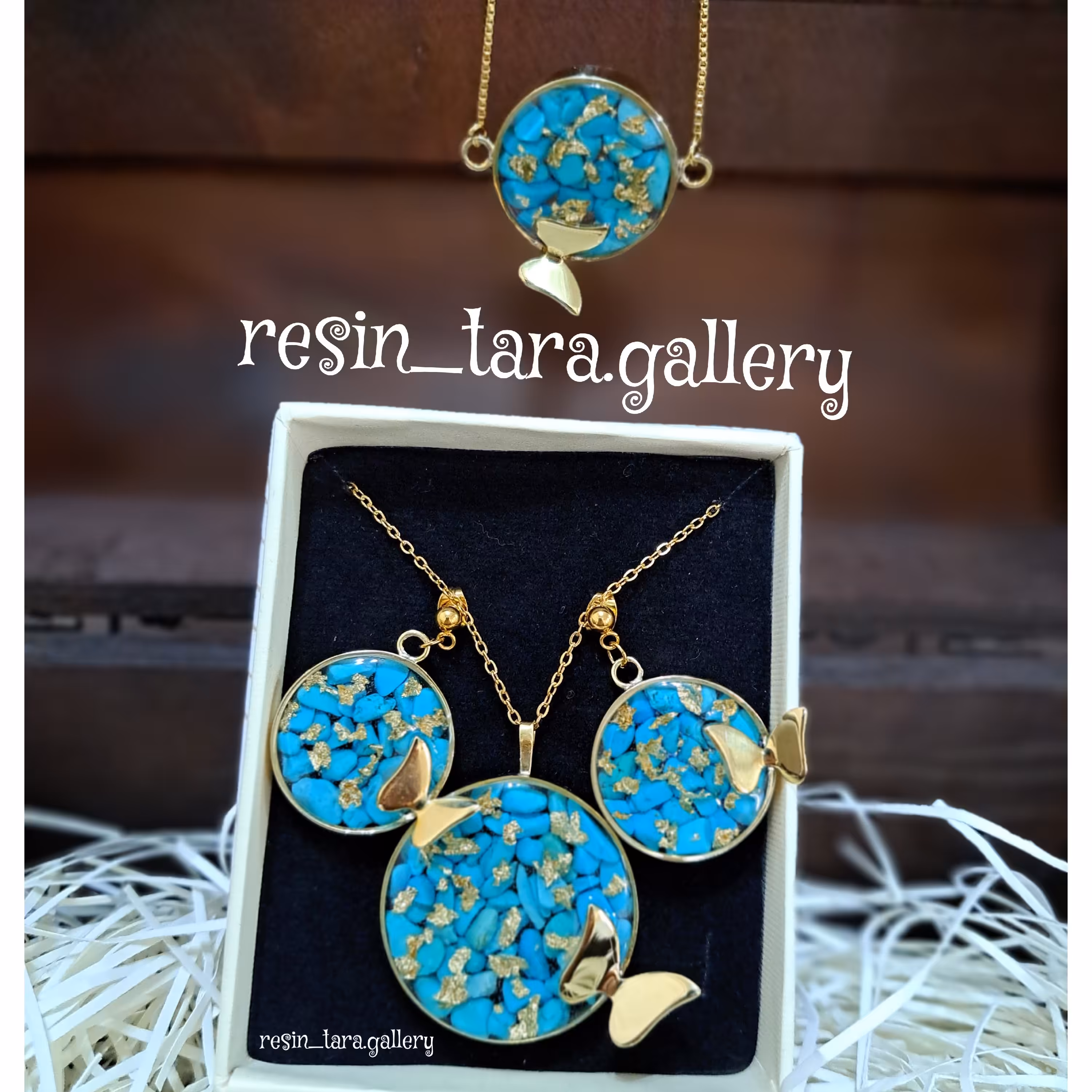 نیم ست  پروانه ای فیروزه و ورق طلا