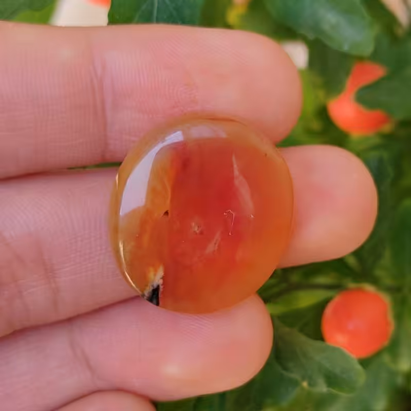 عقیق معدنی   گرد درشت  خوشرنگ  میشه روش حکاکی کرد