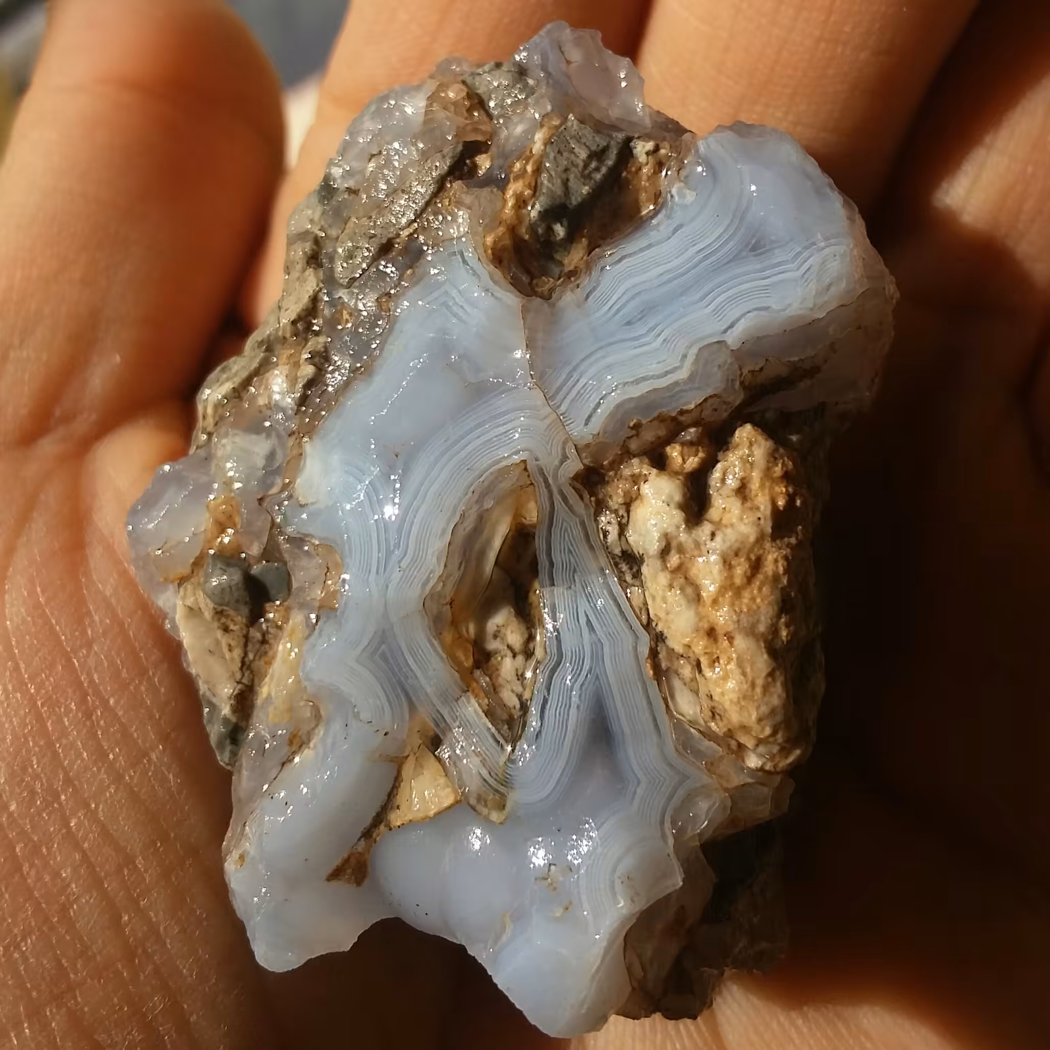 سنگ راف عقیق سلیمانی 3بعدی آبی زیباا خاصصص دیدنی 100درصد طبیعی محشششر