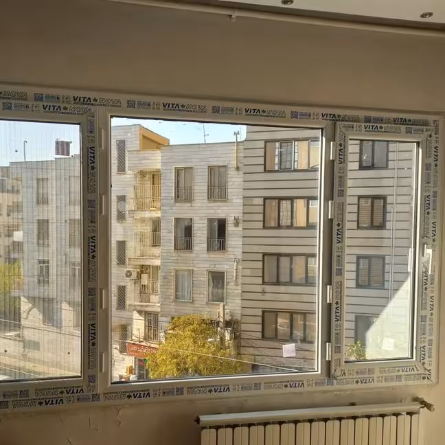 پنجره دوجداره لولایی ویتانوا با گالوانیزه یک میل  